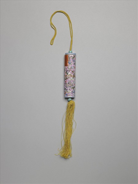 粉彩粉紅地纏枝花卉紋牙籤筒