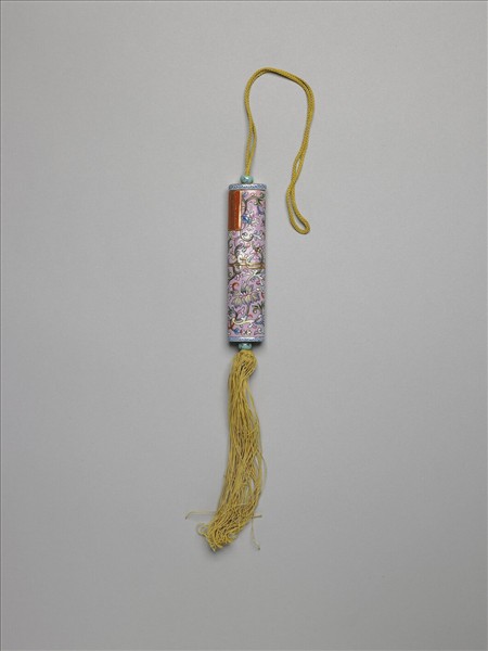 粉彩粉紅地纏枝花卉紋牙籤筒