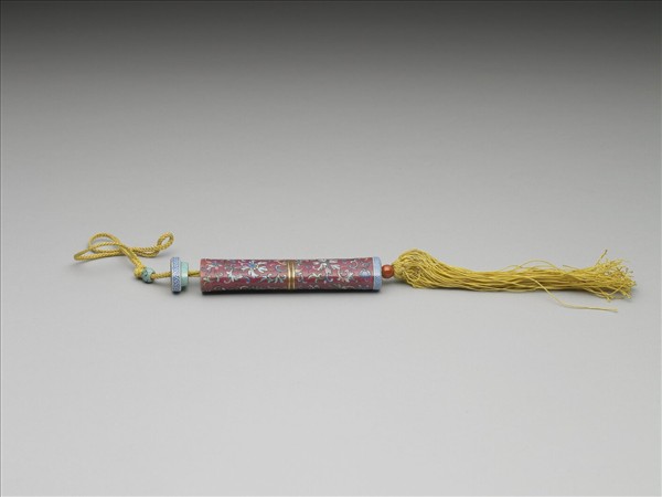 粉彩紅地纏枝花卉紋牙籤筒