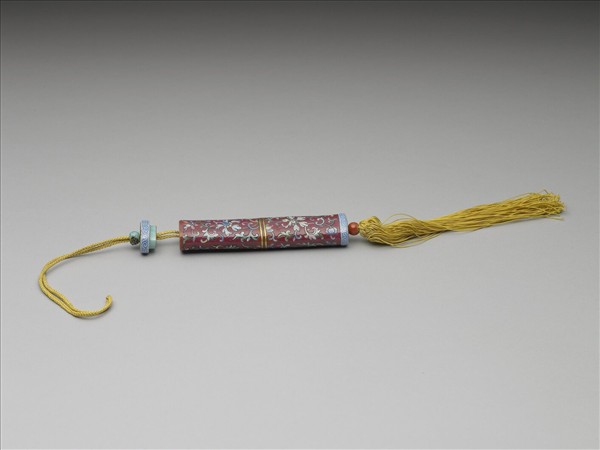 粉彩紅地纏枝花卉紋牙籤筒