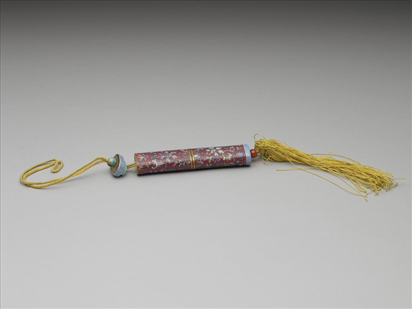 粉彩紅地纏枝花卉紋牙籤筒