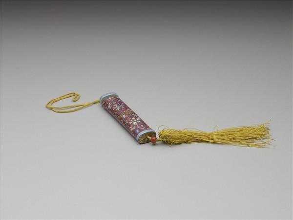 粉彩紅地纏枝花卉紋牙籤筒