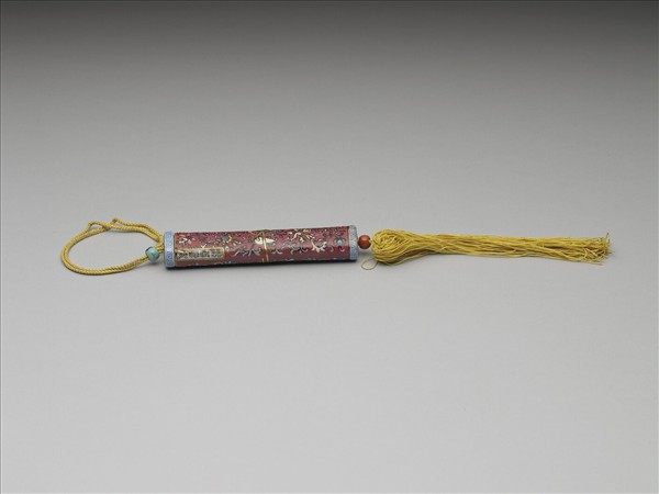 粉彩紅地纏枝花卉紋牙籤筒