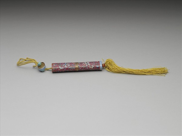 粉彩紅地纏枝花卉紋牙籤筒