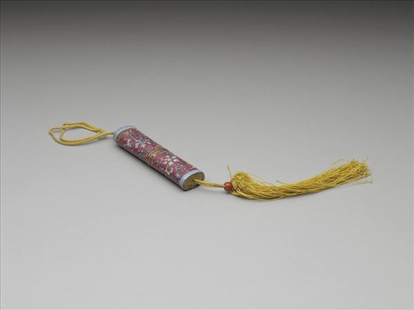 粉彩紅地纏枝花卉紋牙籤筒