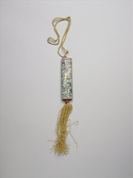 粉彩湖綠地纏枝花卉紋牙籤筒