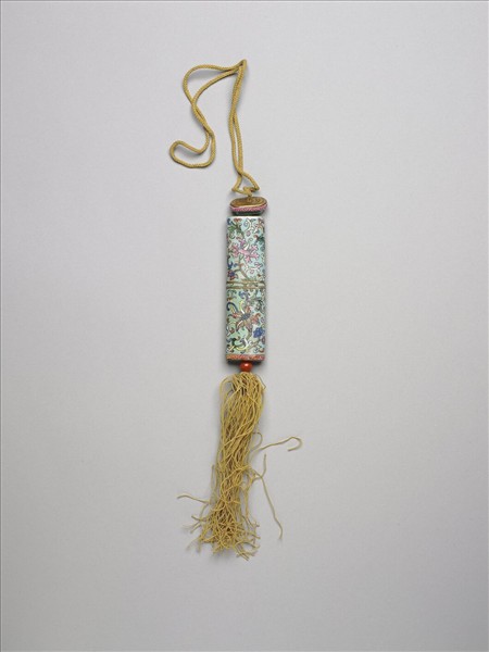 粉彩湖綠地纏枝花卉紋牙籤筒