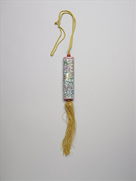 粉彩湖綠地纏枝花卉紋牙籤筒