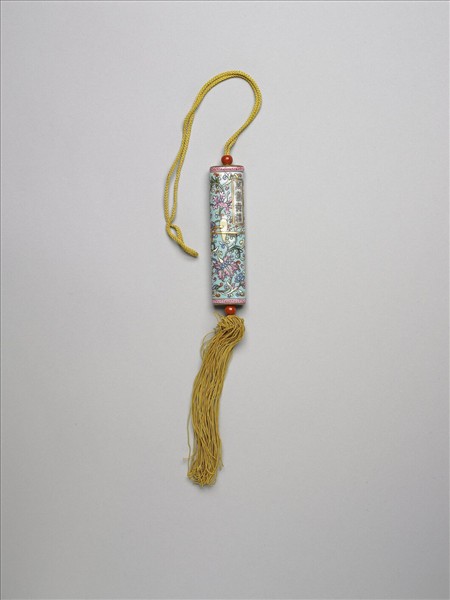 粉彩湖綠地纏枝花卉紋牙籤筒