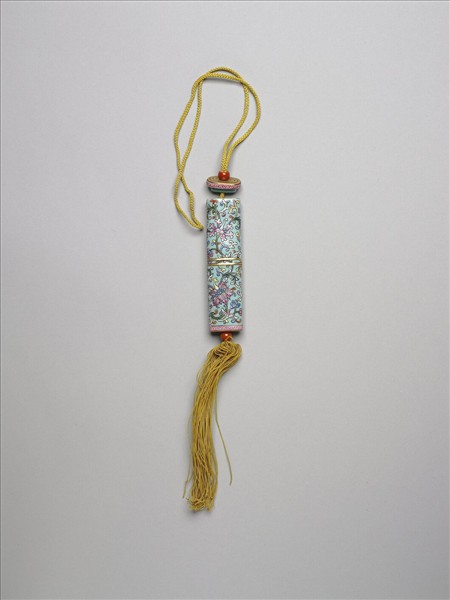 粉彩湖綠地纏枝花卉紋牙籤筒