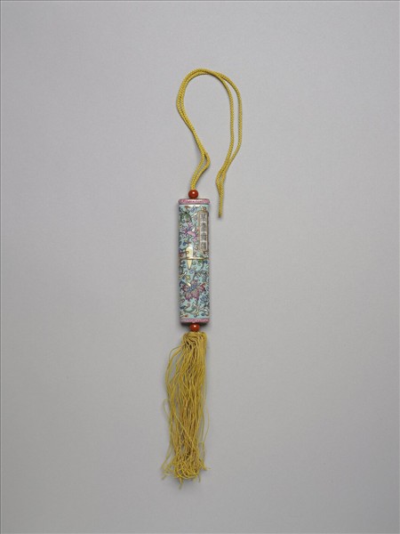 粉彩湖綠地纏枝花卉紋牙籤筒