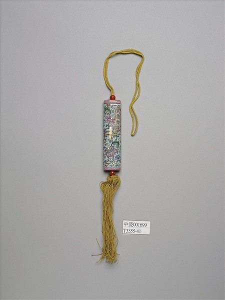 粉彩湖綠地纏枝花卉紋牙籤筒