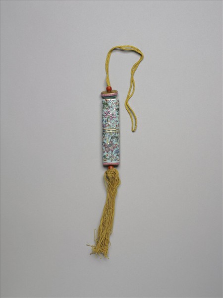 粉彩湖綠地纏枝花卉紋牙籤筒