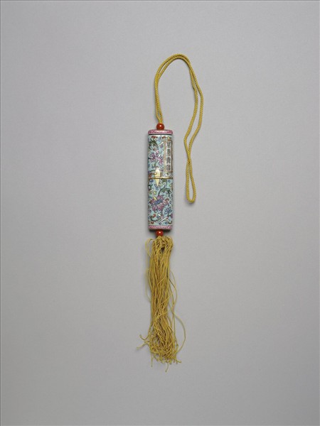 粉彩湖綠地纏枝花卉紋牙籤筒