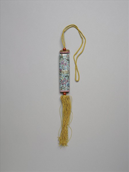 粉彩湖綠地纏枝花卉紋牙籤筒