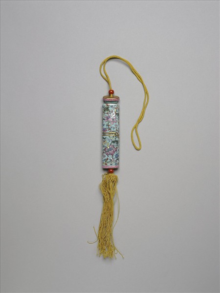 粉彩湖綠地纏枝花卉紋牙籤筒