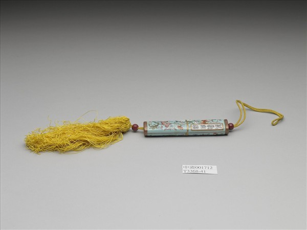 粉彩湖綠地纏枝花卉紋牙籤筒