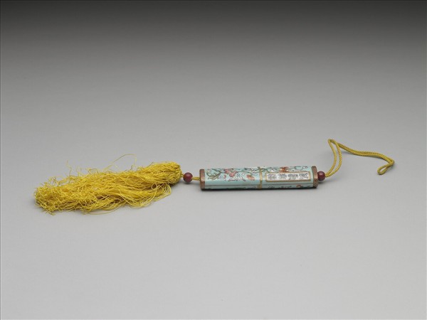 粉彩湖綠地纏枝花卉紋牙籤筒