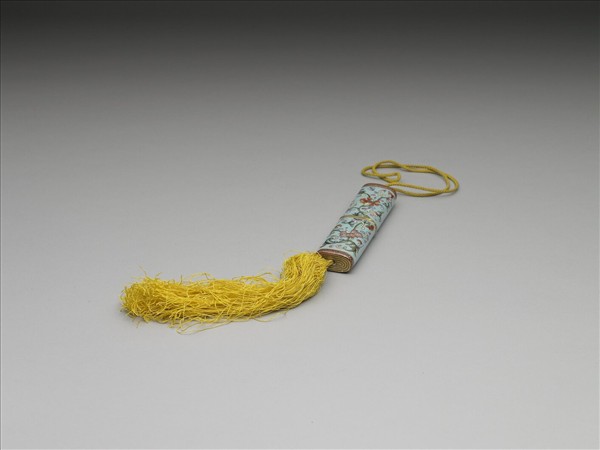 粉彩湖綠地纏枝花卉紋牙籤筒