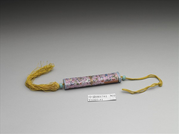 粉彩粉紅地纏枝花卉紋牙籤筒