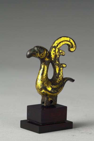 銅鎏金長卷尾鳥飾件