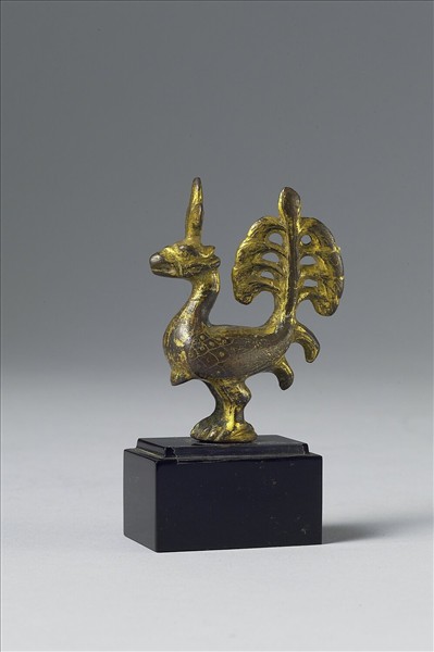 銅鎏金巨冠展尾立鳥