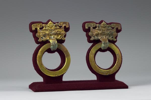 銅鎏金人形獸面紋鋪首（一對）