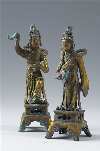 銅鎏金仕女立像