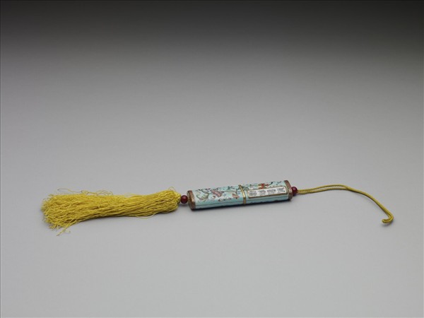 粉彩湖綠地纏枝花卉紋牙籤筒