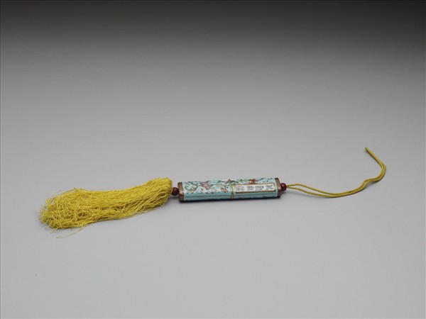 粉彩湖綠地纏枝花卉紋牙籤筒