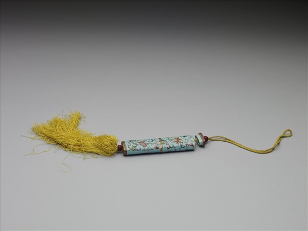 粉彩湖綠地纏枝花卉紋牙籤筒