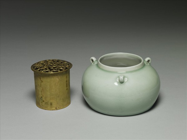 青瓷三繫罐（附金屬膽）