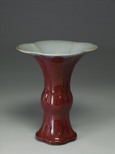爐鈞釉海棠式觚