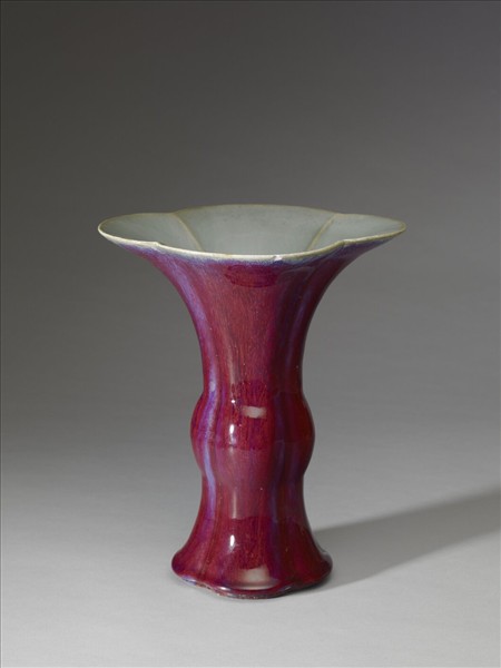 爐鈞釉海棠式觚