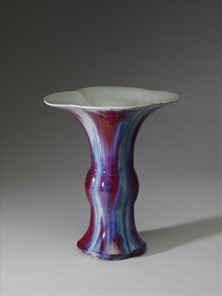 爐鈞釉海棠式觚