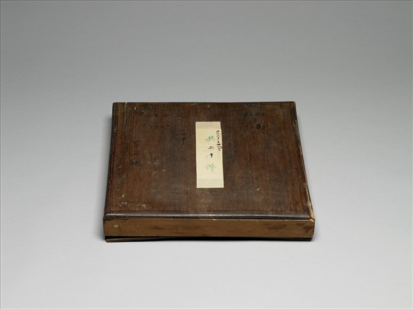 粉彩湖綠地纏枝花卉紋牙籤筒