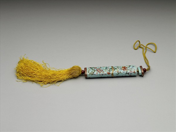 粉彩湖綠地纏枝花卉紋牙籤筒