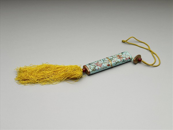 粉彩湖綠地纏枝花卉紋牙籤筒