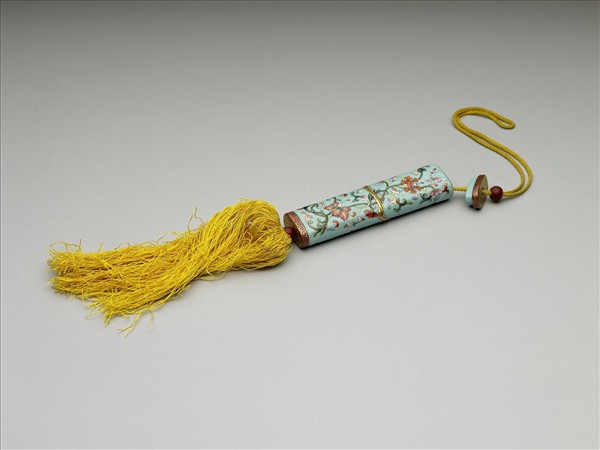 粉彩湖綠地纏枝花卉紋牙籤筒