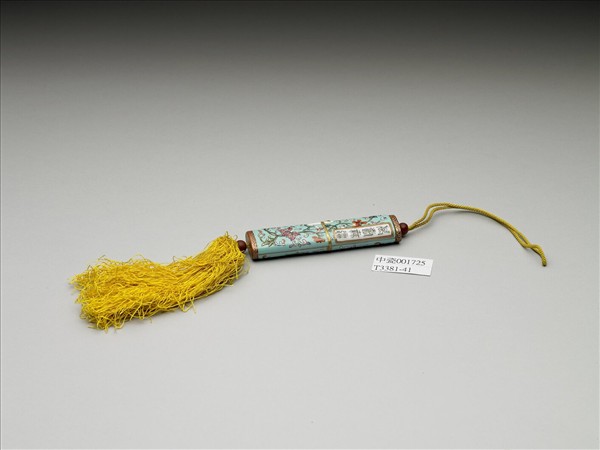 粉彩湖綠地纏枝花卉紋牙籤筒