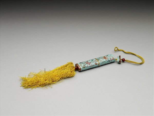 粉彩湖綠地纏枝花卉紋牙籤筒