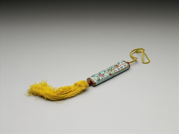 粉彩湖綠地纏枝花卉紋牙籤筒