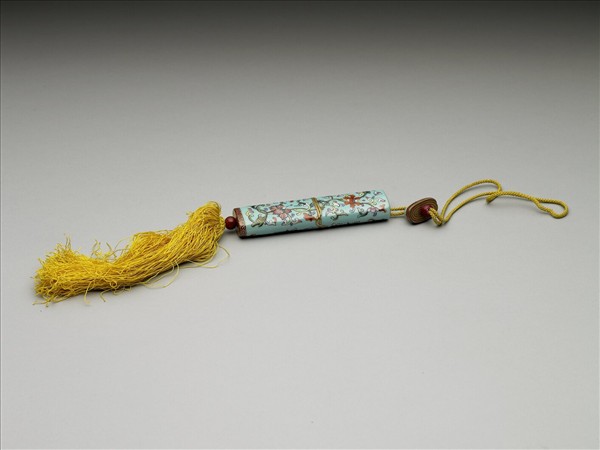 粉彩湖綠地纏枝花卉紋牙籤筒