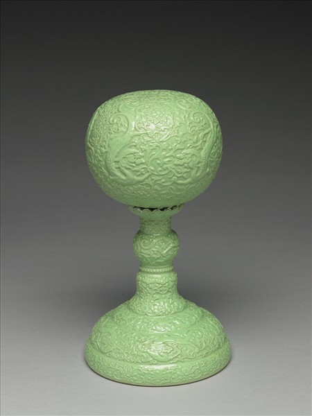 綠彩雲龍紋冠架