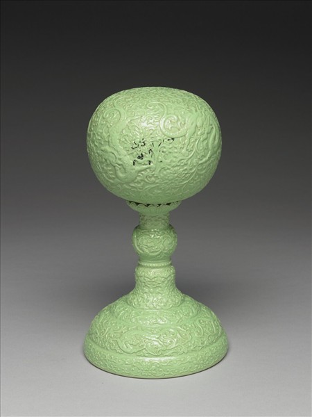 綠彩雲龍紋冠架