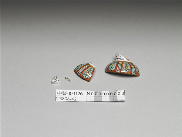 洋彩藍地福壽紋冠架