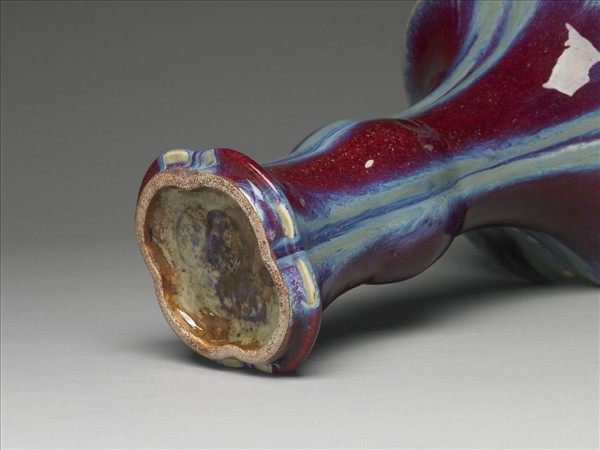 爐鈞釉海棠式觚