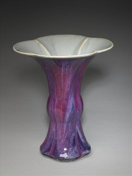 爐鈞釉海棠式觚