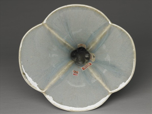 爐鈞釉海棠式觚