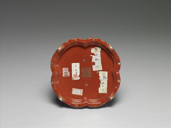 粉彩番蓮紋冠架